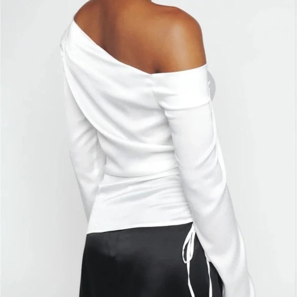 NEW Reformation Allira Top in White - Picture 2 of 3